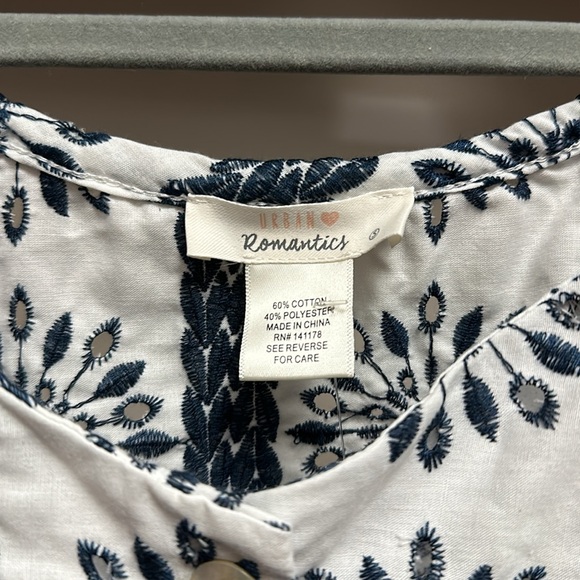 Button Up Tank - Picture 2 of 3